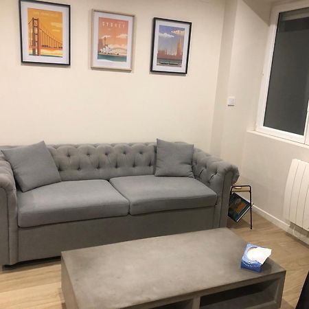 Appartement T2 Spacieux Et Equipe Mions Extérieur photo
