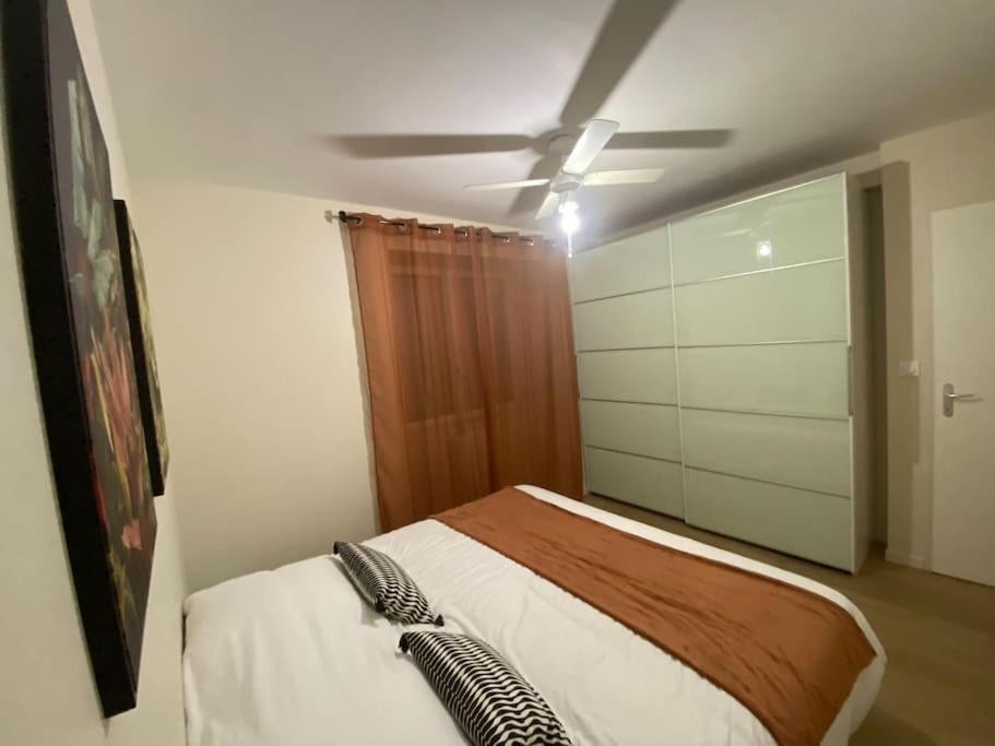 Appartement T2 Spacieux Et Equipe Mions Extérieur photo
