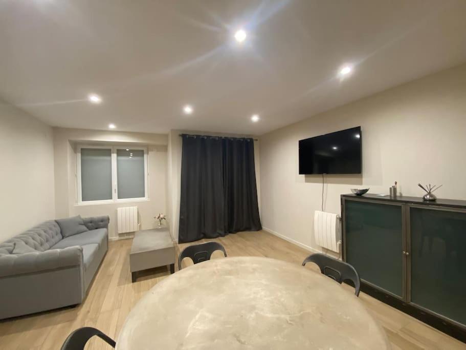 Appartement T2 Spacieux Et Equipe Mions Extérieur photo