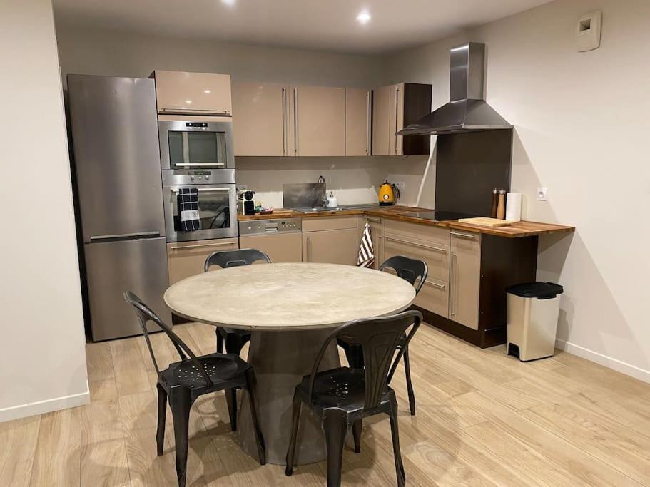 Appartement T2 Spacieux Et Equipe Mions Extérieur photo
